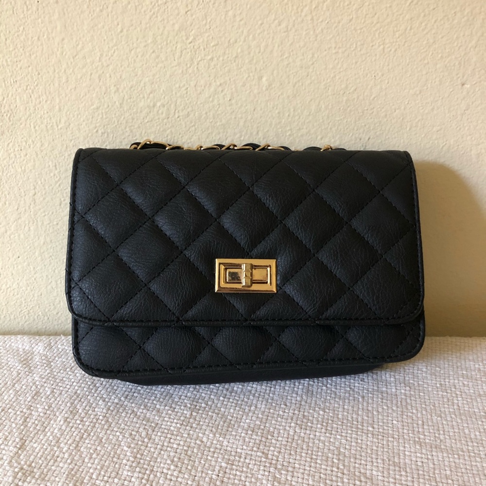 Cute black crossbody bag. Chanel bag lookalike